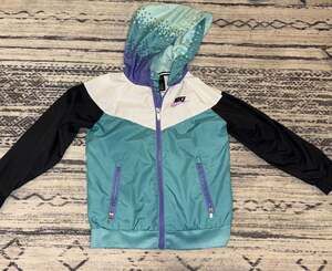 Nike Kids Sportswear Windrunner Colorblock Hooded Windbreaker Jacket Size 6